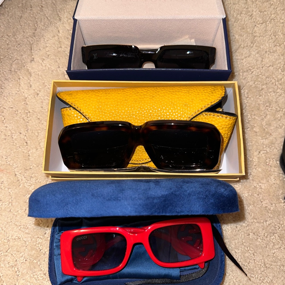 Lot of 4 Sunglasses Great Condition